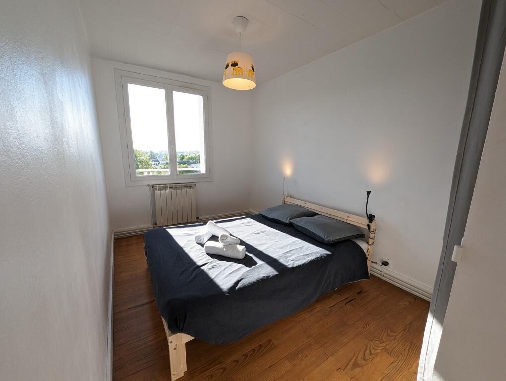 Bügeleisen/Bügelbrett, kostenloses WLAN, Bettwäsche
