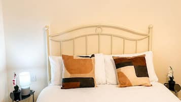 Iron/ironing board, Internet, bed sheets, wheelchair access