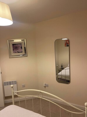 Room - Deluxe Private Room in a flat W Fast WiFi, Netflix, Free Parking (West Midlands)