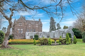 A large stone building with a symmetrical facade and multiple windows. - Landmark Hotel & SPA Leisure -Twin Room (Dundee)