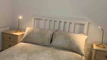 Iron/ironing board, Internet, bed sheets, wheelchair access