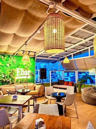 The Upperhouse Hotel Boutique Stay with City & River Views