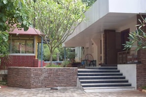 Family Villa, Courtyard View | Teres/patio