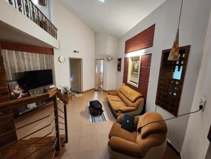 Living area - Golden Castle Villa (Mysuru)