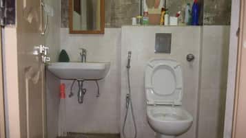 Ducha, toallas, jabón, shampoo