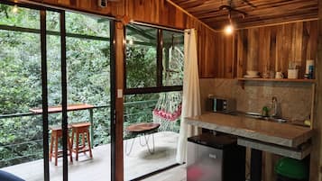 Casa de árbol panorámica, vista a la montaña (Colibrí) | Cocina privada