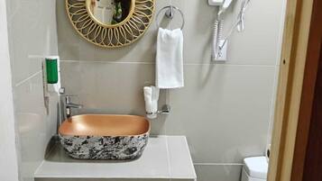 Panoramic Tree House, Balcony, Mountain View (Pico Iris) | Bathroom