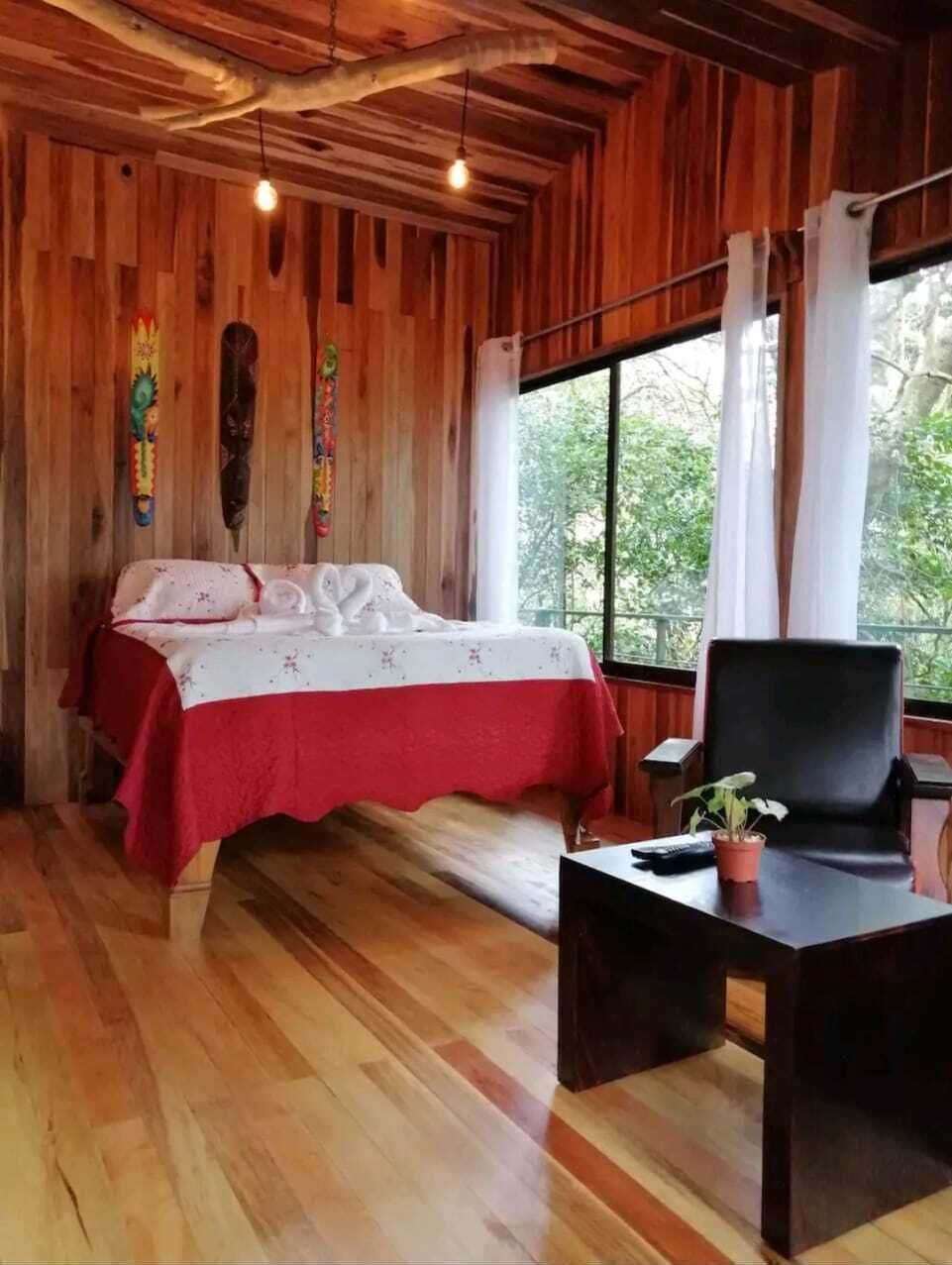 Panoramic Tree House, Balcony, Mountain View (Mono Aullador)