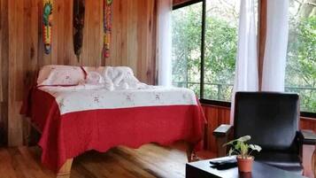 Panoramic Tree House, Balcony, Mountain View (Mono Aullador)