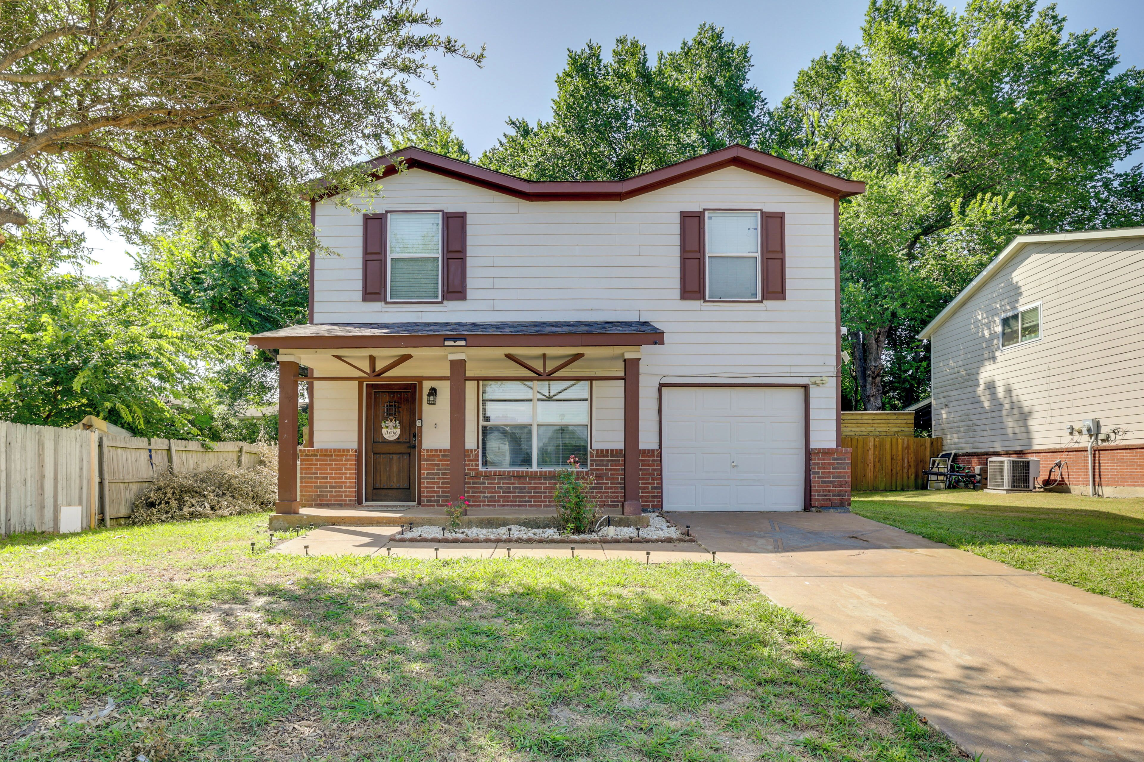 Wilmer Vacation Rental | 3BR | 2BA | 2,200 Sq Ft