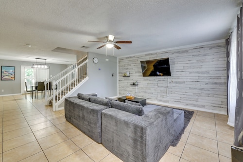 Pets Welcome! Wilmer Haven w/ Private Yard & Patio