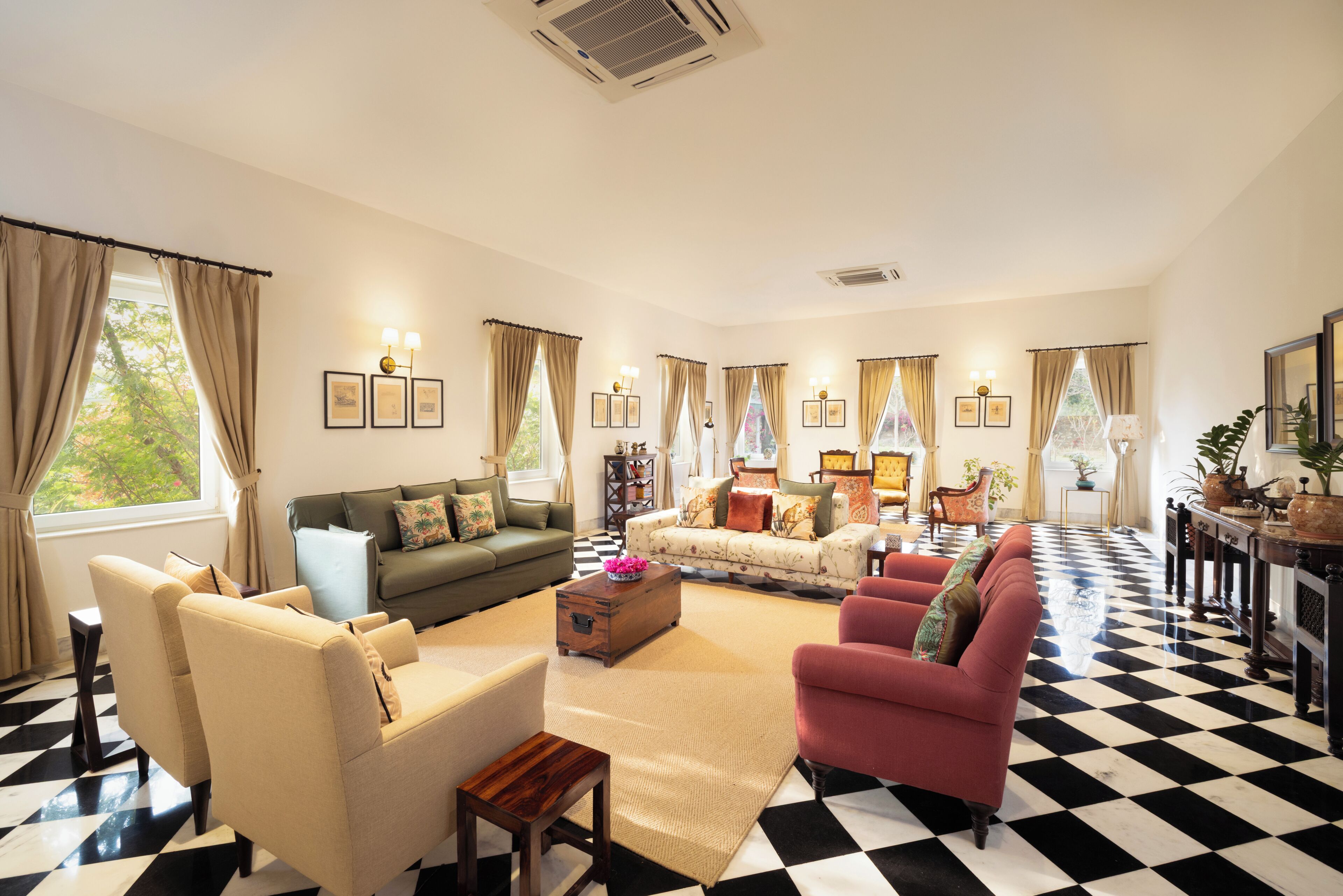 Lobby lounge
