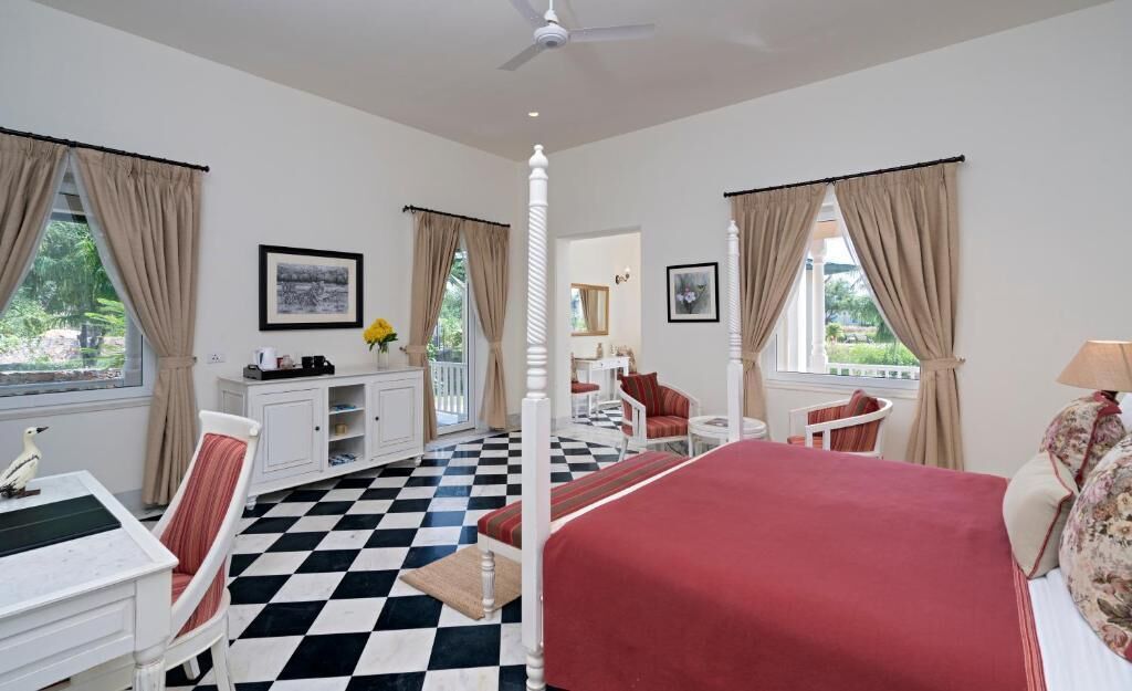 In-room safe, iron/ironing board, free WiFi
