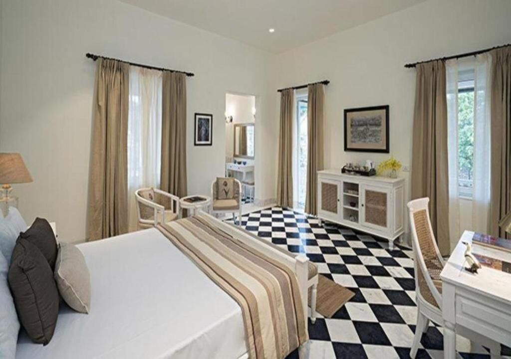 Luxury Double Room, Patio, Garden View | In-room safe, iron/ironing board, free WiFi