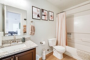 Bathroom - Pool Table & Patio! Group Hub, 4 Mi to SeaWorld (San Antonio)