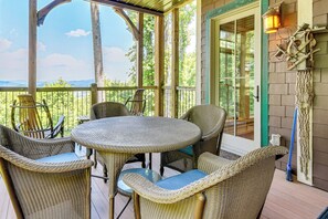 Outdoor dining - Screened Porch + Mtn Views: Luxe Burnsville Condo (Burnsville)