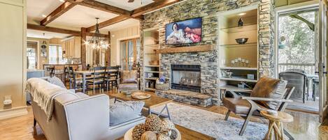 TV, fireplace