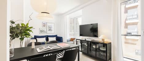 Family Apartment, 2 Bedrooms | Living area | Smart TV