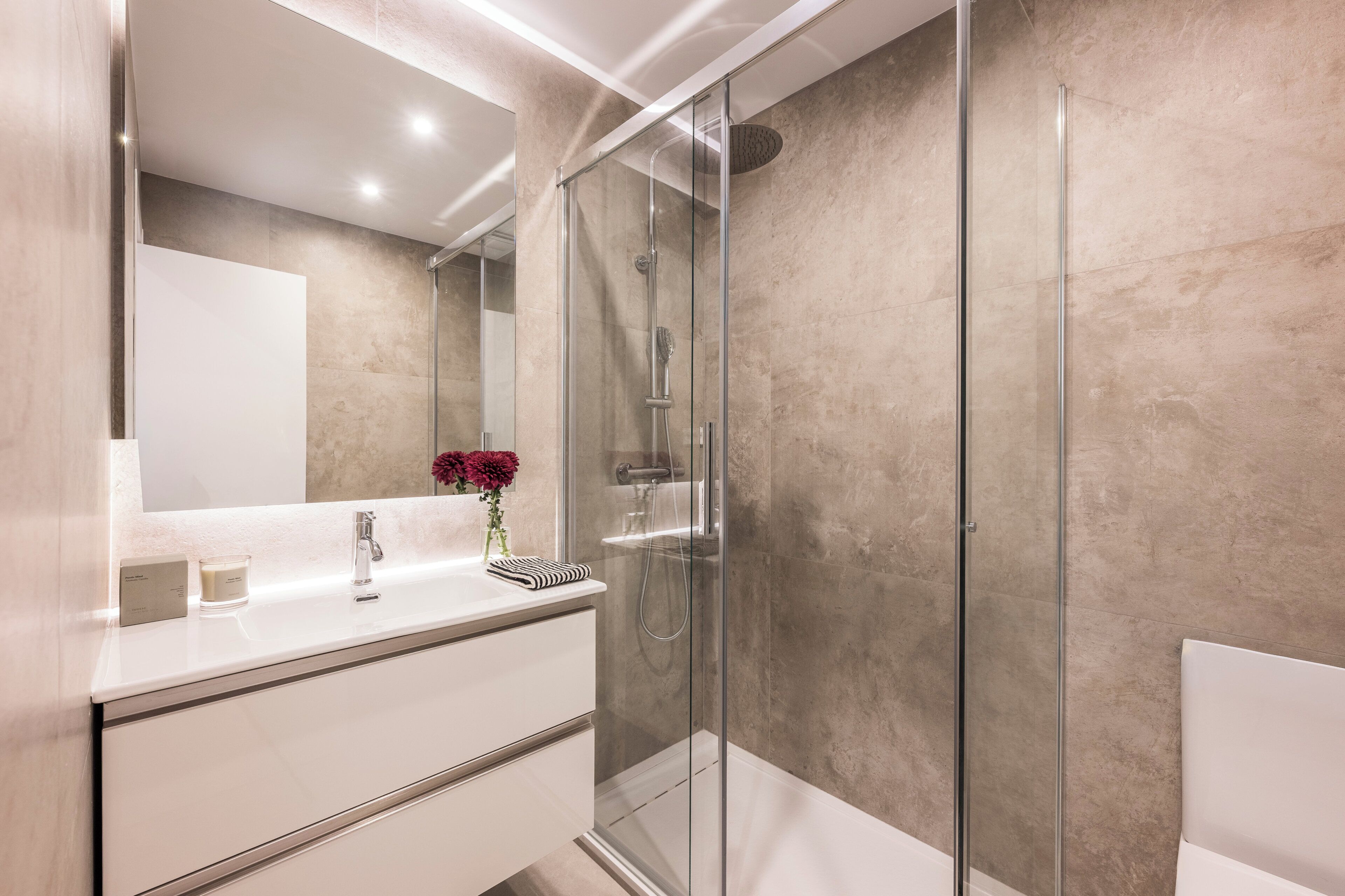 Familienapartment, Terrasse | Badezimmer | Dusche, Haartrockner, Handtücher, Seife