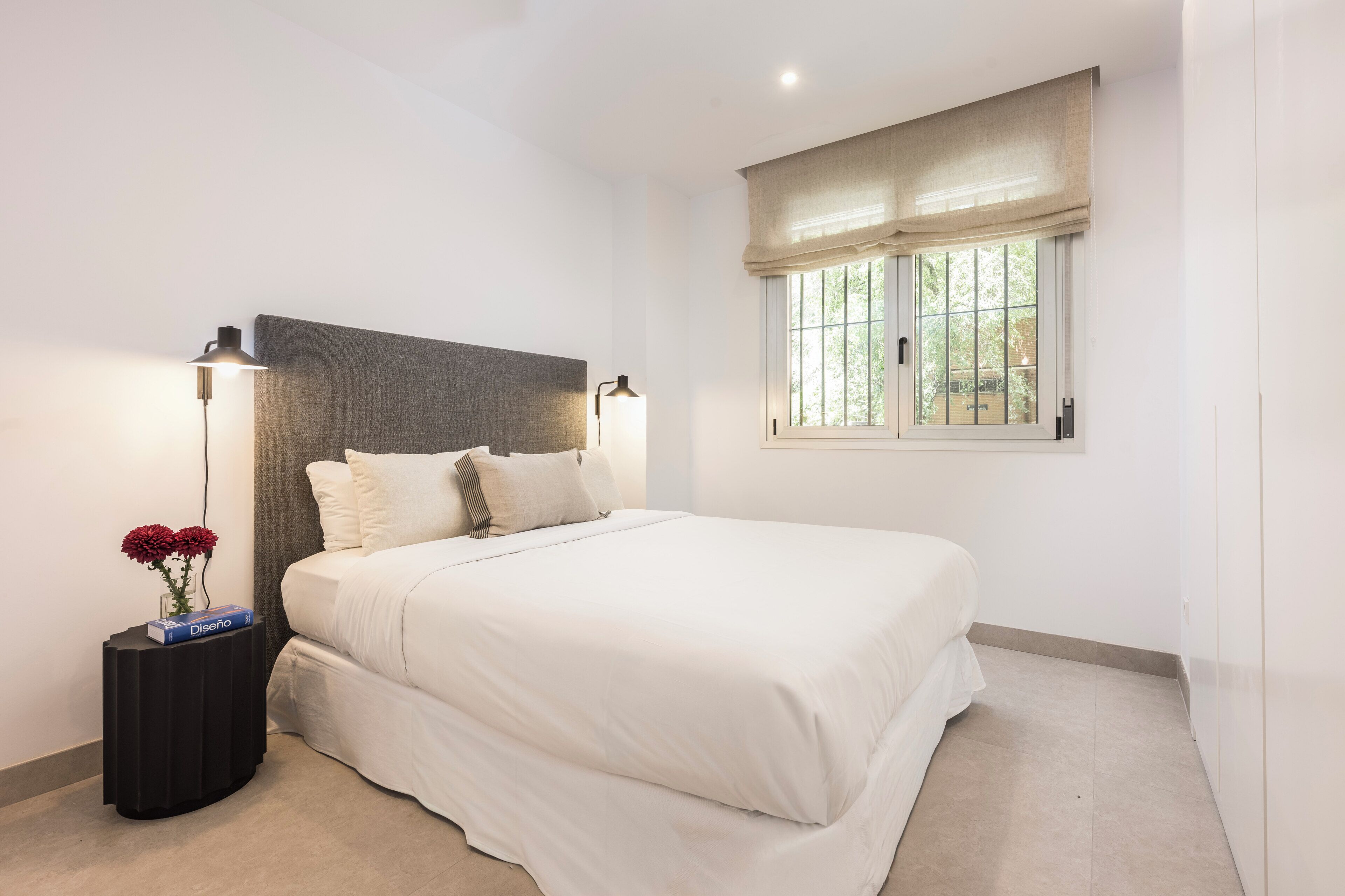 Familienapartment, Terrasse | Laptopgeeigneter Arbeitsplatz, Verdunkelungsvorhänge