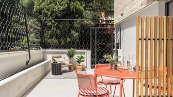 Familienapartment, Terrasse | Speisen im Freien