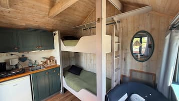Cabin, Refrigerator, Sea View