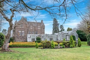 Exterior - Deluxe Family studio (Dundee)