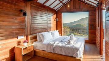 Cabin, Mountain View | Egyptian cotton sheets, premium bedding, free WiFi, bed sheets