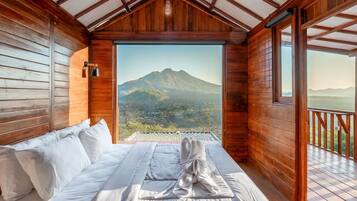Cabin, Mountain View | Egyptian cotton sheets, premium bedding, free WiFi, bed sheets