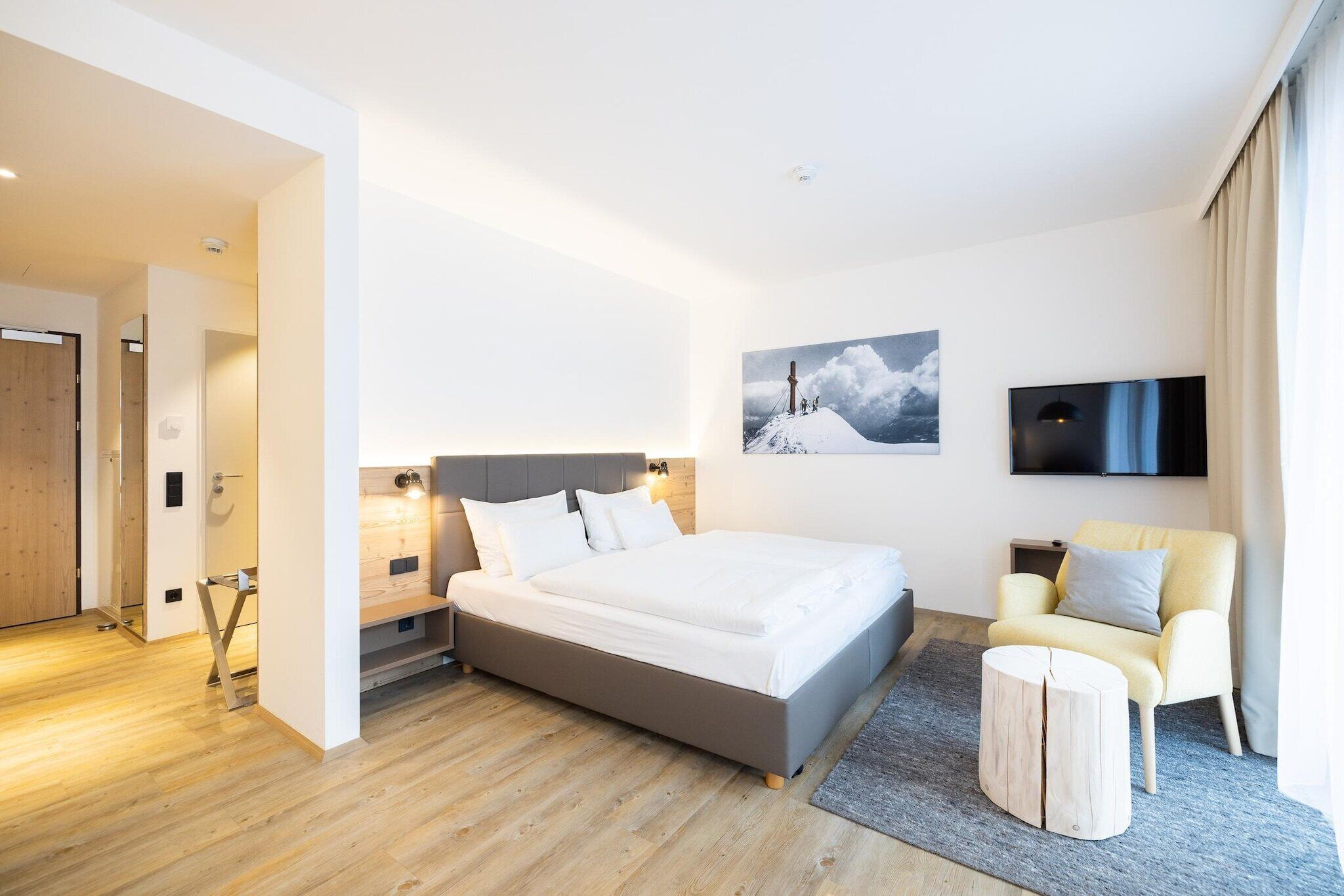 1 bedroom, travel crib, WiFi (free)