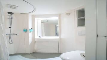 Shower, towels