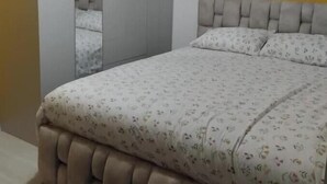 Room - Modern Comfort and Convenience in South Quito (Pichincha)