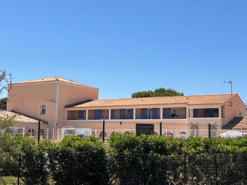 Family apartment with large terrace, swimming pool, parking and wifi fiber