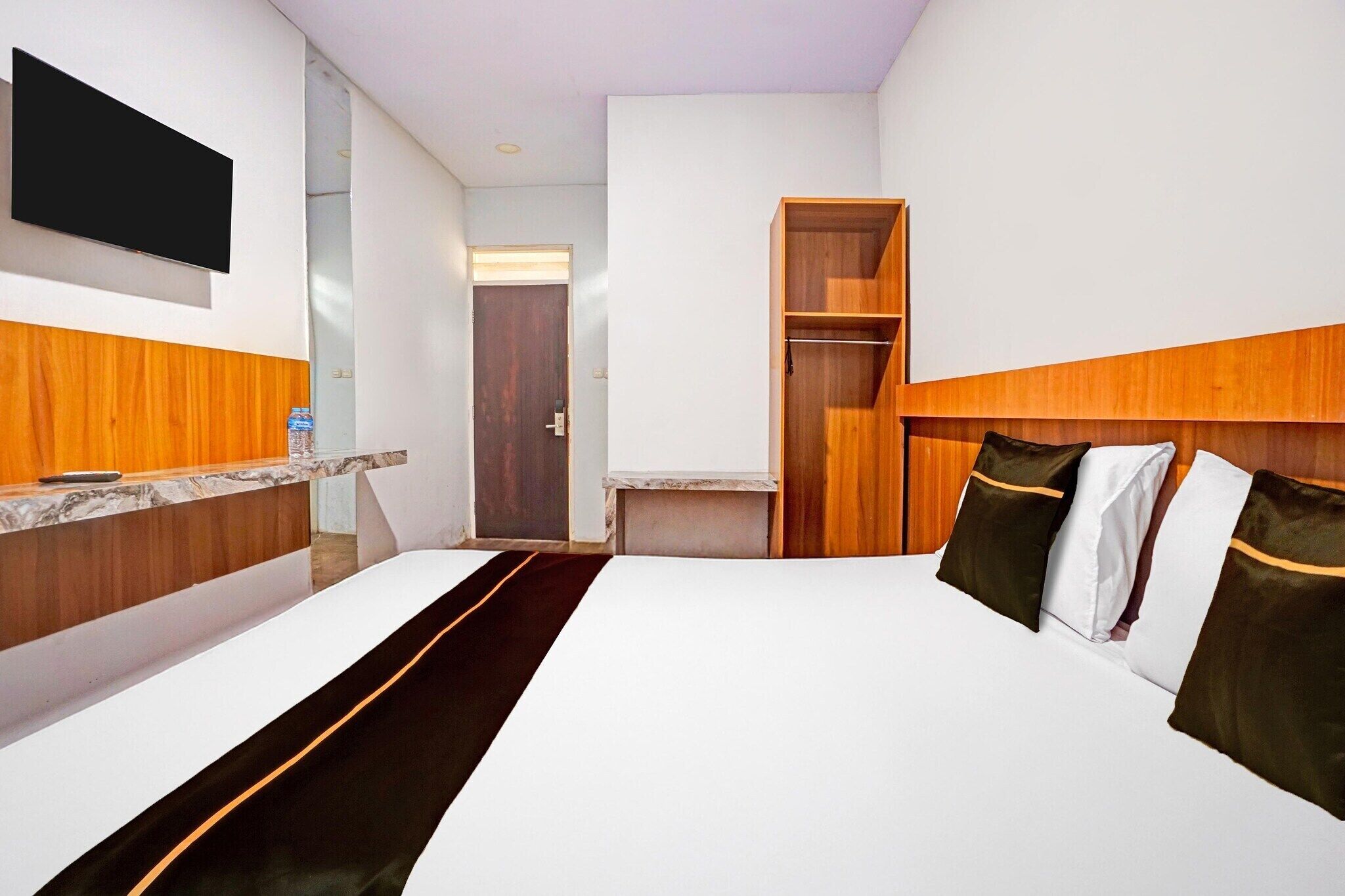 Bureau, Wi-Fi gratuit, draps fournis