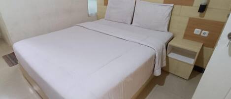 Desk, free WiFi, bed sheets