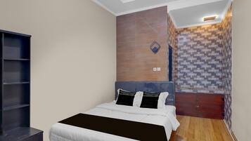 Desk, free WiFi, bed sheets