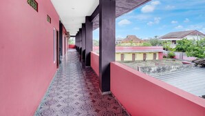 Property grounds - Yasmine Syariah Deluxe Retreat (Bandar Lampung)