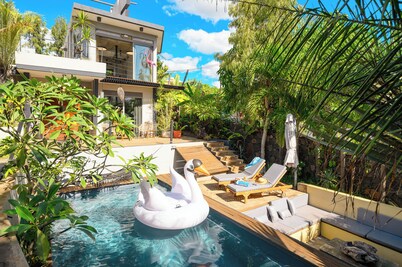Private tropical loft in shared villa + pool + jacuzzi