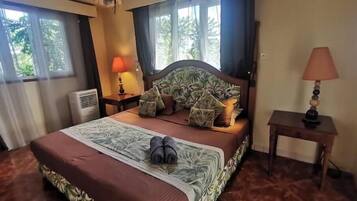2 bedrooms, iron/ironing board, WiFi