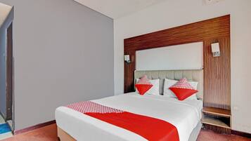 Desk, free WiFi, bed sheets