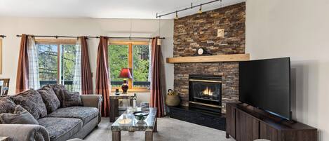 Smart TV, fireplace