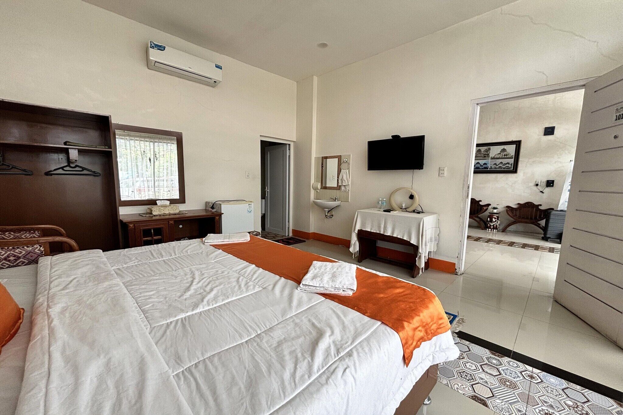 1 bedroom, desk, WiFi (free), bed sheets