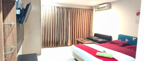 Desk, free WiFi, bed sheets