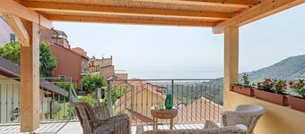 Apartment 'Rosmarino' with Sea View, Wi-Fi, and Air Conditioning