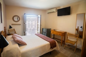 Room - Plaza Mayor Trujillo Rooms (Trujillo)
