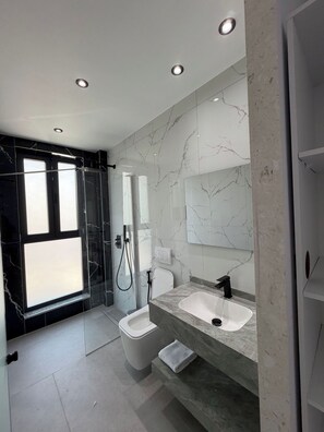 Bathroom - Grand Avelor Hotel (Vlora)