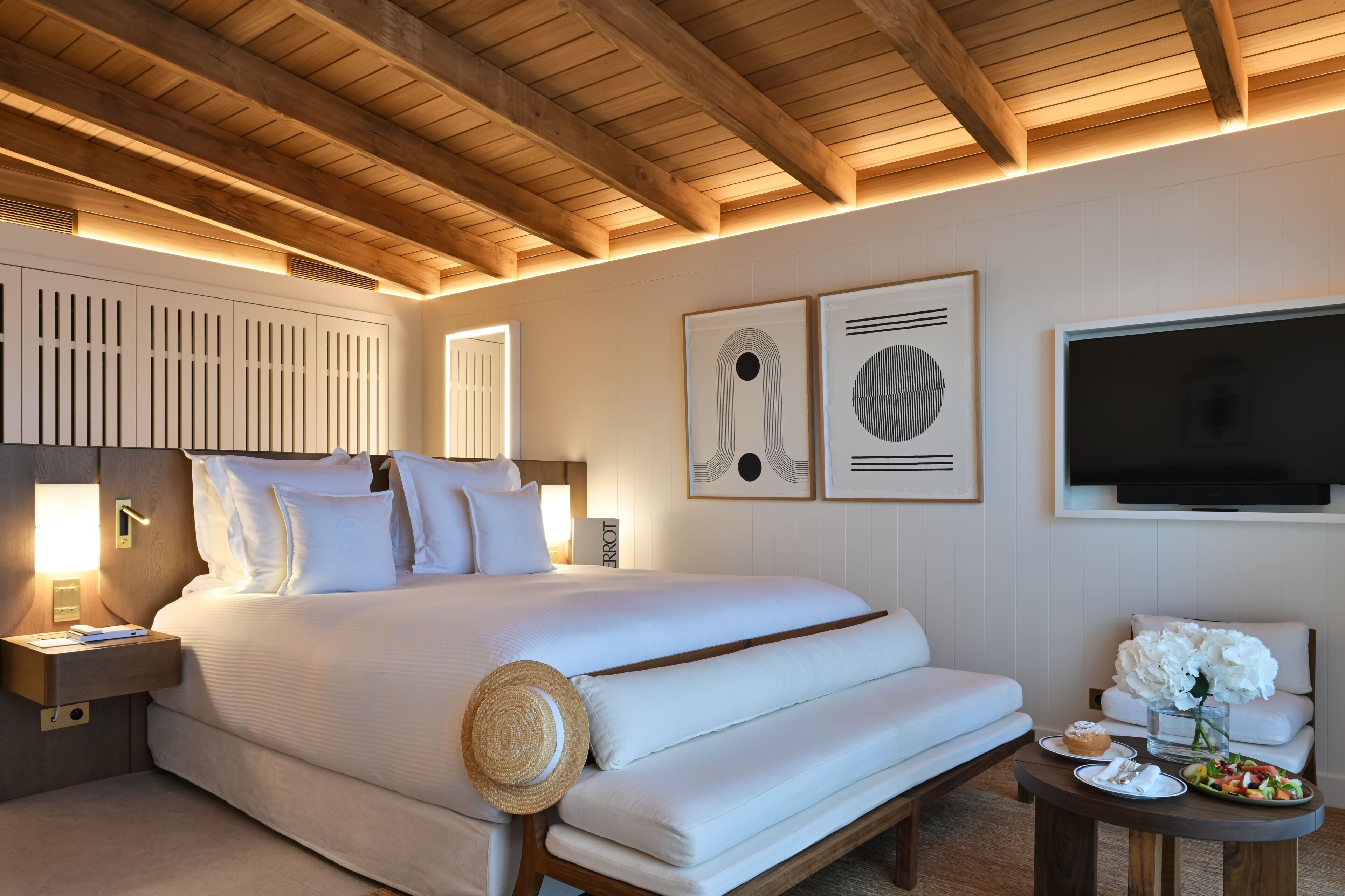 Deluxe Room, Pets allowed, Pool View | In-room safe, blackout curtains, soundproofing, free WiFi