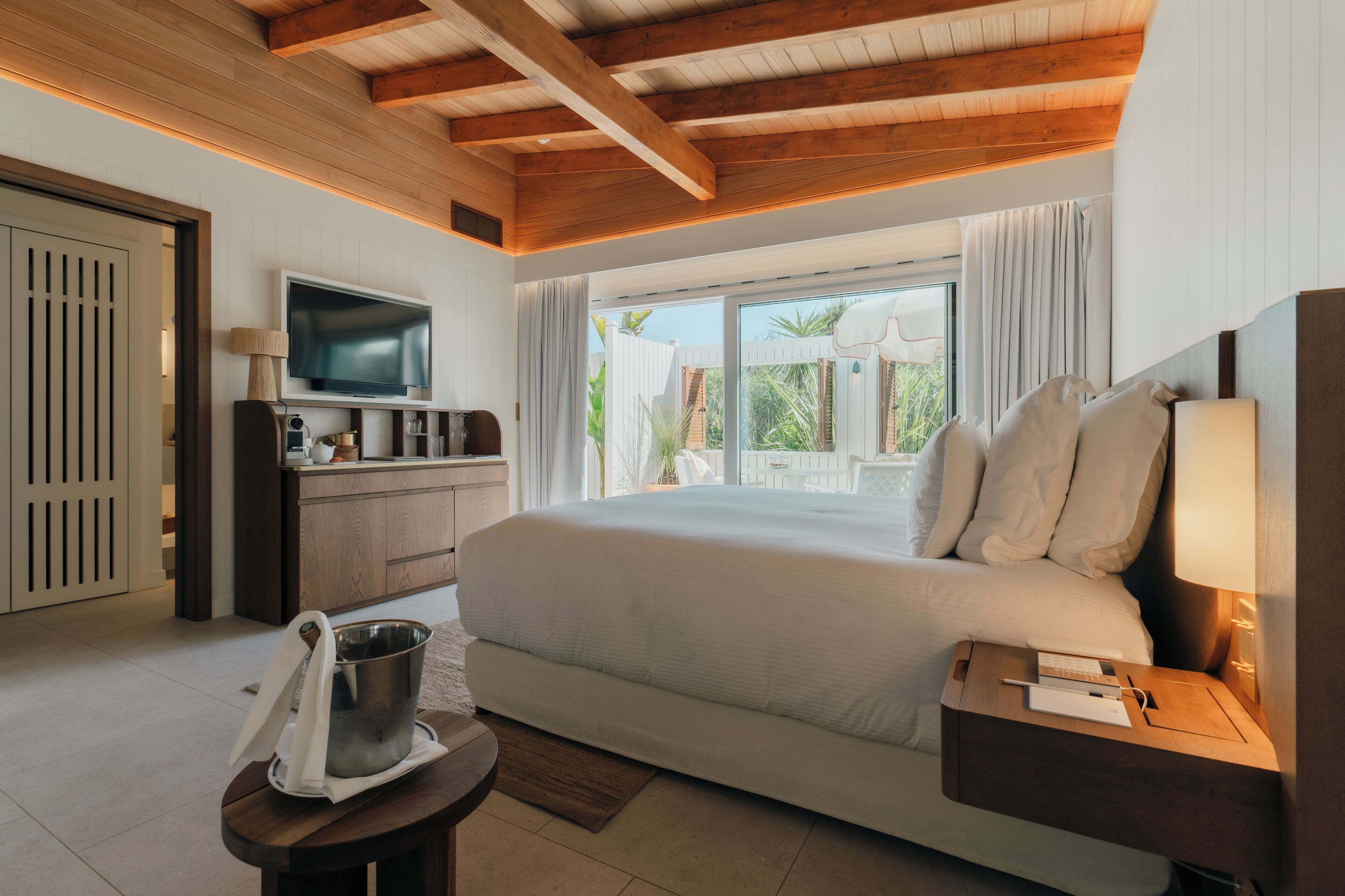 Free minibar, in-room safe, blackout curtains, soundproofing