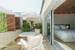 Classic Room, 1 Queen Bed, Pets allowed, Garden View | In-room safe, blackout curtains, soundproofing, free WiFi - Épi Baie de Pampelonne (Ramatuelle)