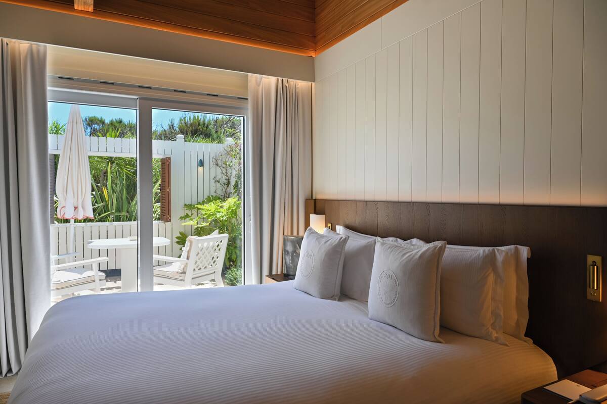 Bungalow (Dune View) | Minibar (free items), in-room safe, blackout drapes, soundproofing